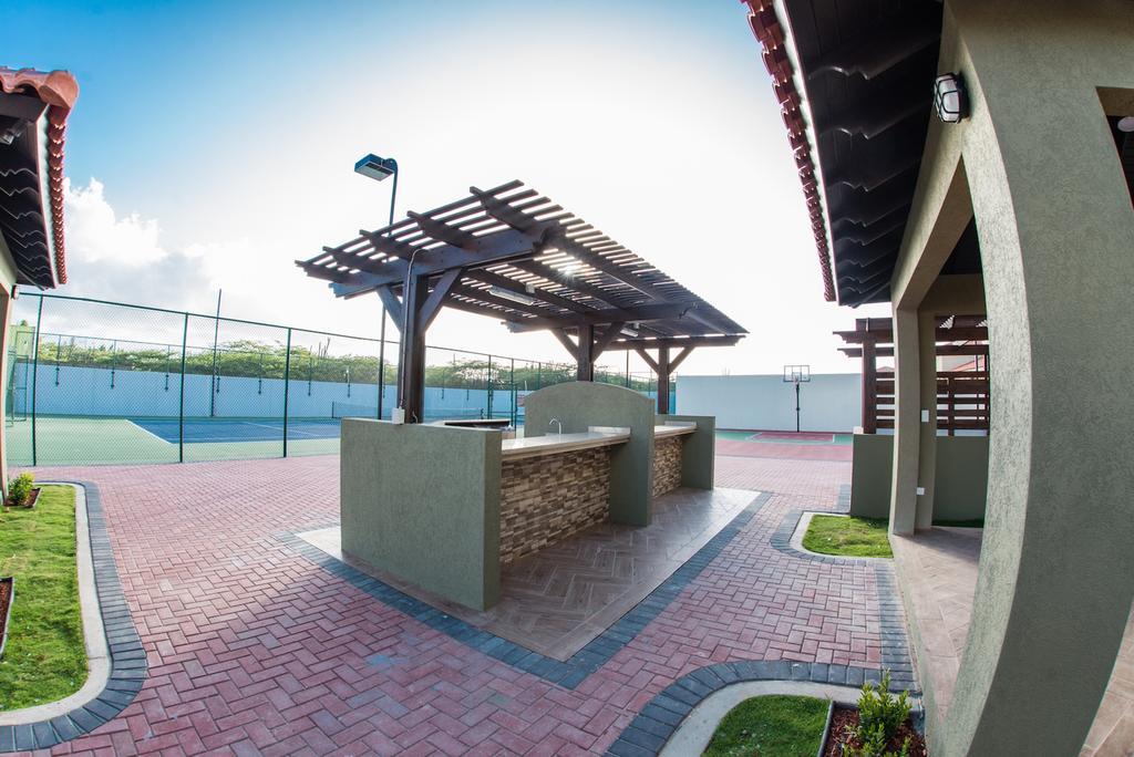 Palmaruba Condos Palm Beach Exterior foto